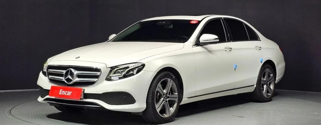 벤츠 E 클래스 E-클래스 W213 E220d 아방가르드 이미지 2
