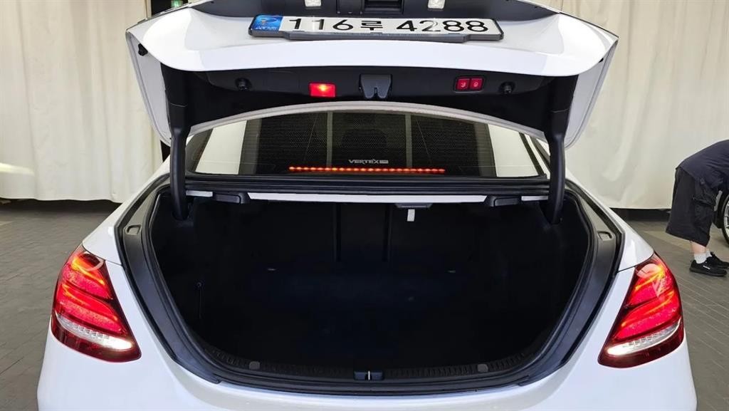 벤츠 E 클래스 E-클래스 W213 E220d 아방가르드 이미지 20