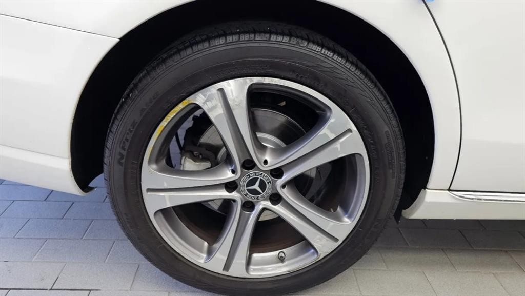 벤츠 E 클래스 E-클래스 W213 E220d 아방가르드 이미지 5