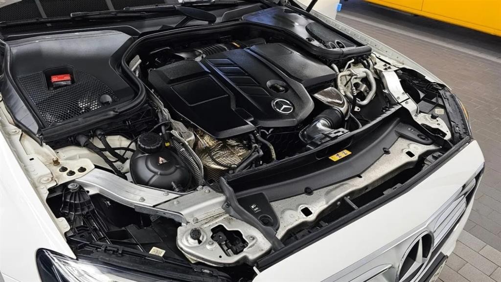 벤츠 E 클래스 E-클래스 W213 E220d 아방가르드 이미지 6