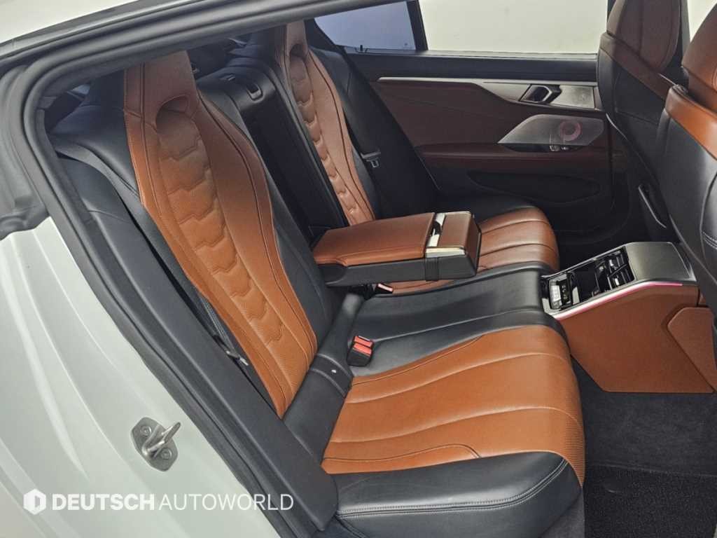 BMW 8시리즈 8시리즈 (G15) 840i xDrive M 스포츠 그란쿠페 이미지 12