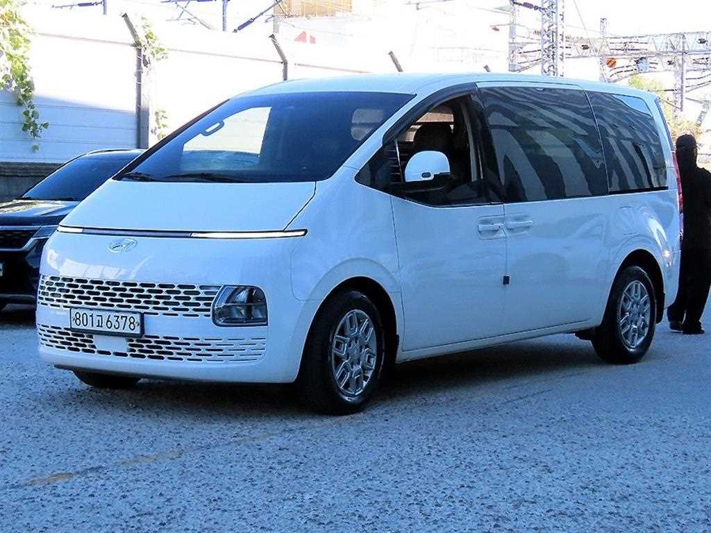 현대 스타리아 2WD 디젤 카고 모던 3인승 이미지 2
