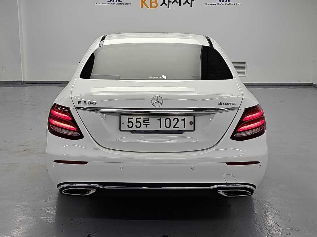 벤츠 E 클래스 E-클래스 W213 E300 4MATIC 익스클루시브 이미지 3