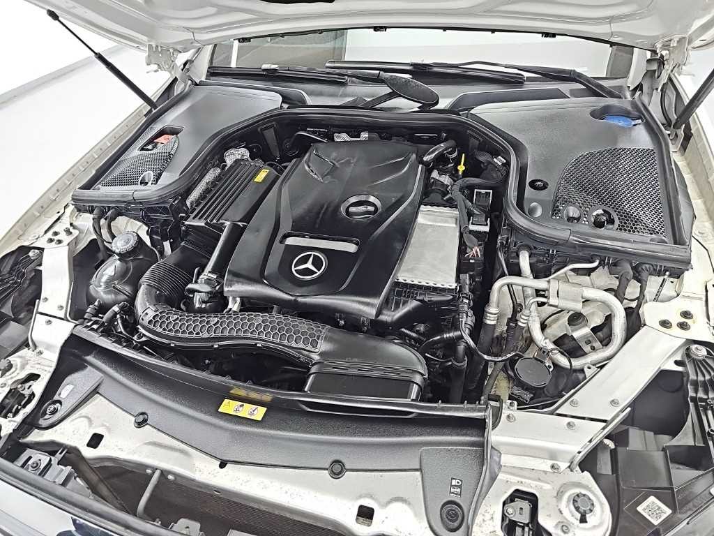 벤츠 E 클래스 E-클래스 W213 E300 4MATIC 익스클루시브 이미지 5