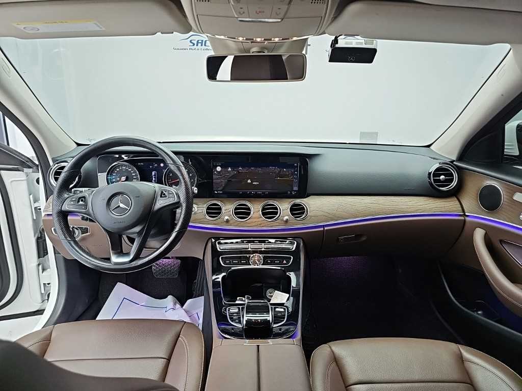 벤츠 E 클래스 E-클래스 W213 E300 4MATIC 익스클루시브 이미지 7