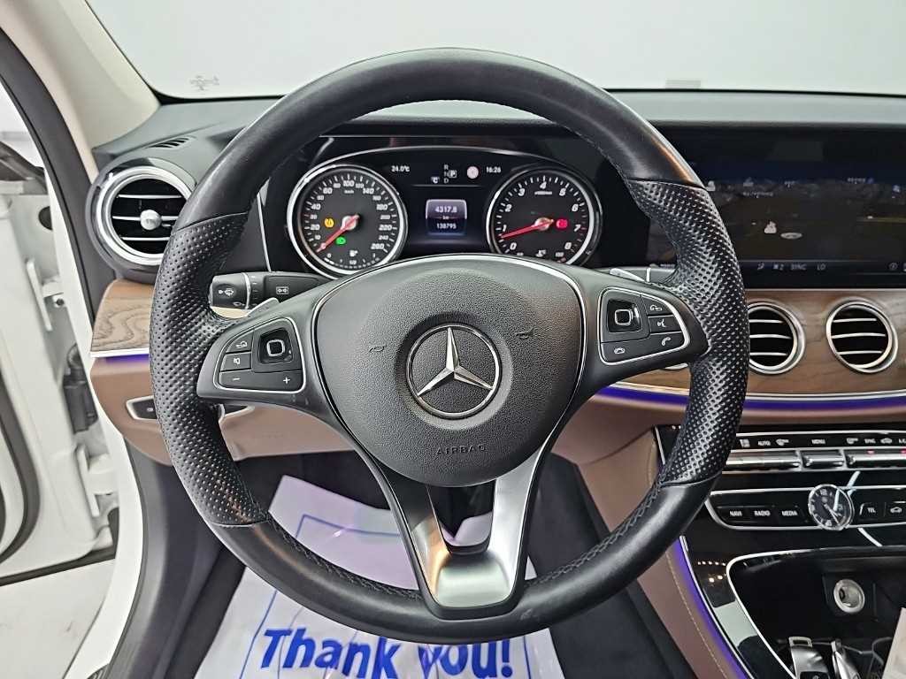 벤츠 E 클래스 E-클래스 W213 E300 4MATIC 익스클루시브 이미지 9