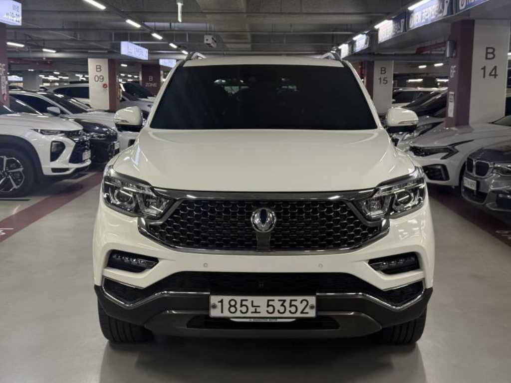 KG모빌리티(쌍용) 렉스턴 G4렉스턴 디젤 2.2 4WD 화이트 에디션 이미지 2