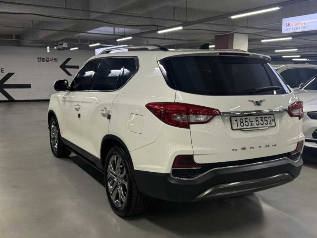 KG모빌리티(쌍용) 렉스턴 G4렉스턴 디젤 2.2 4WD 화이트 에디션 이미지 3