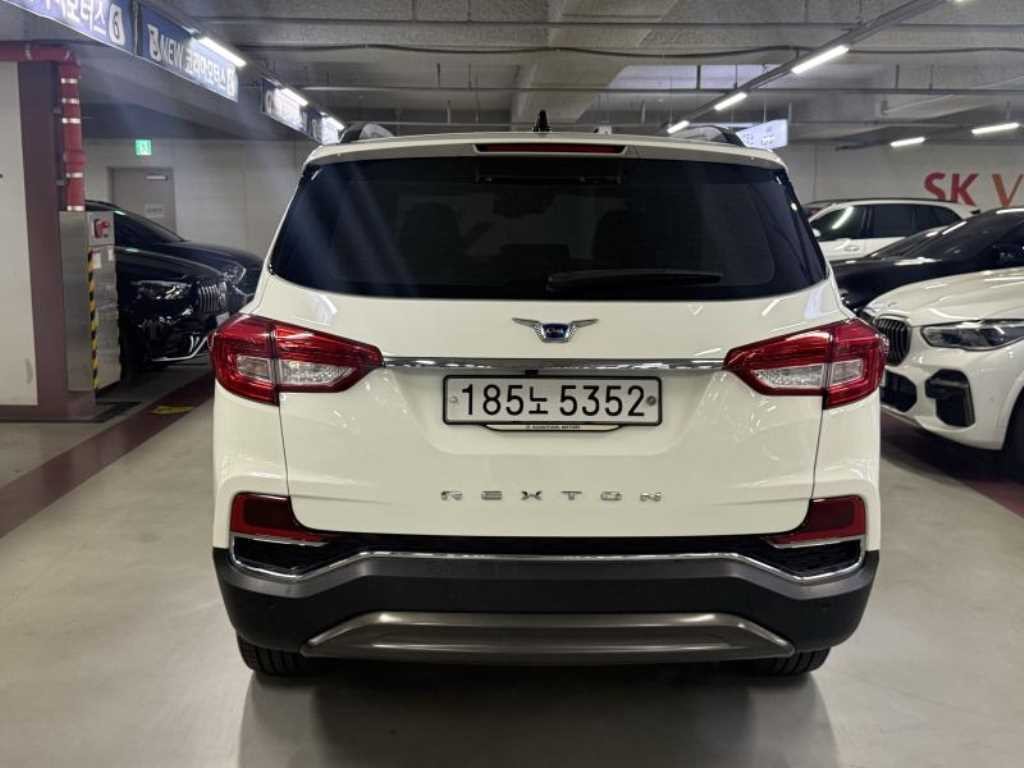 KG모빌리티(쌍용) 렉스턴 G4렉스턴 디젤 2.2 4WD 화이트 에디션 이미지 4