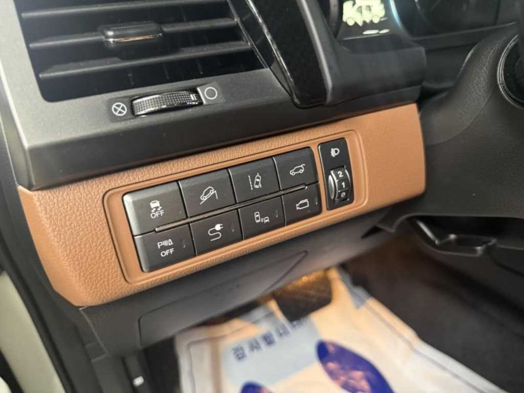 KG모빌리티(쌍용) 렉스턴 G4렉스턴 디젤 2.2 4WD 화이트 에디션 이미지 6