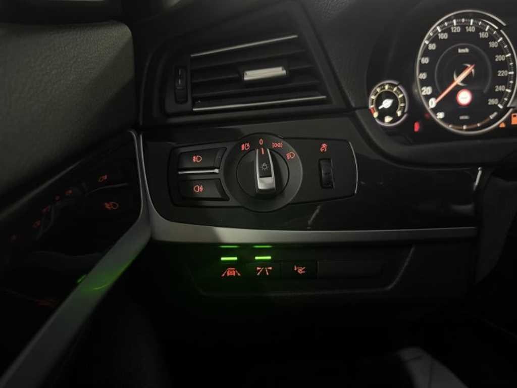 BMW 5시리즈 5시리즈 (F10) 520d xDrive M 에어로다이나믹 프로 이미지 12