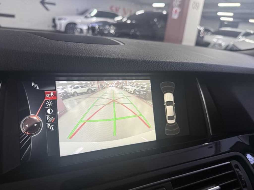 BMW 5시리즈 5시리즈 (F10) 520d xDrive M 에어로다이나믹 프로 이미지 14