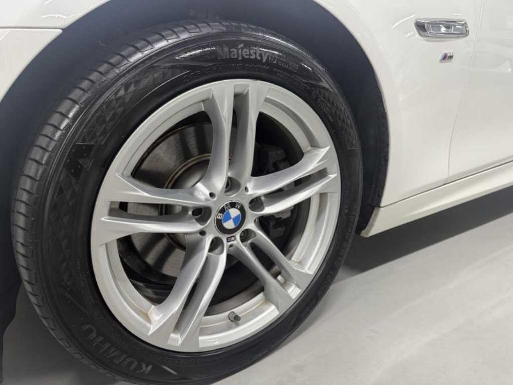 BMW 5시리즈 5시리즈 (F10) 520d xDrive M 에어로다이나믹 프로 이미지 18