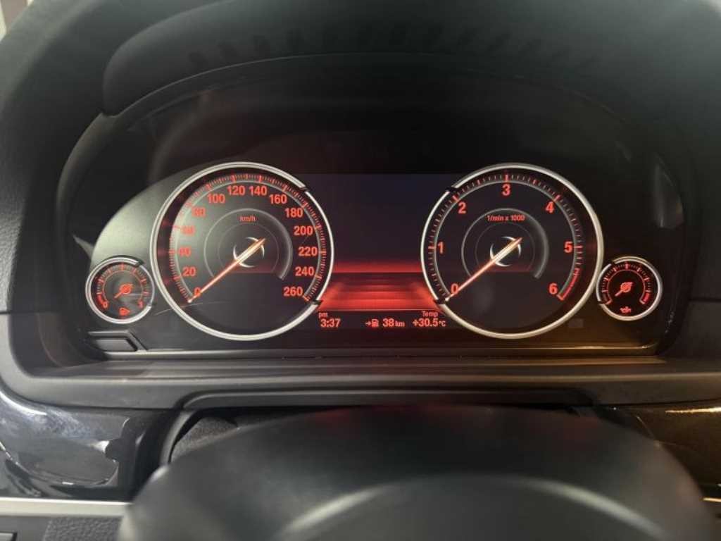BMW 5시리즈 5시리즈 (F10) 520d xDrive M 에어로다이나믹 프로 이미지 9