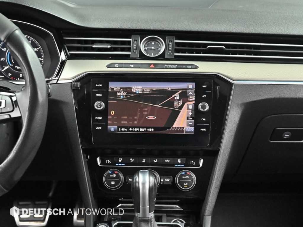 폭스바겐 아테온 2.0 TDI 엘레강스 프레스티지 이미지 14