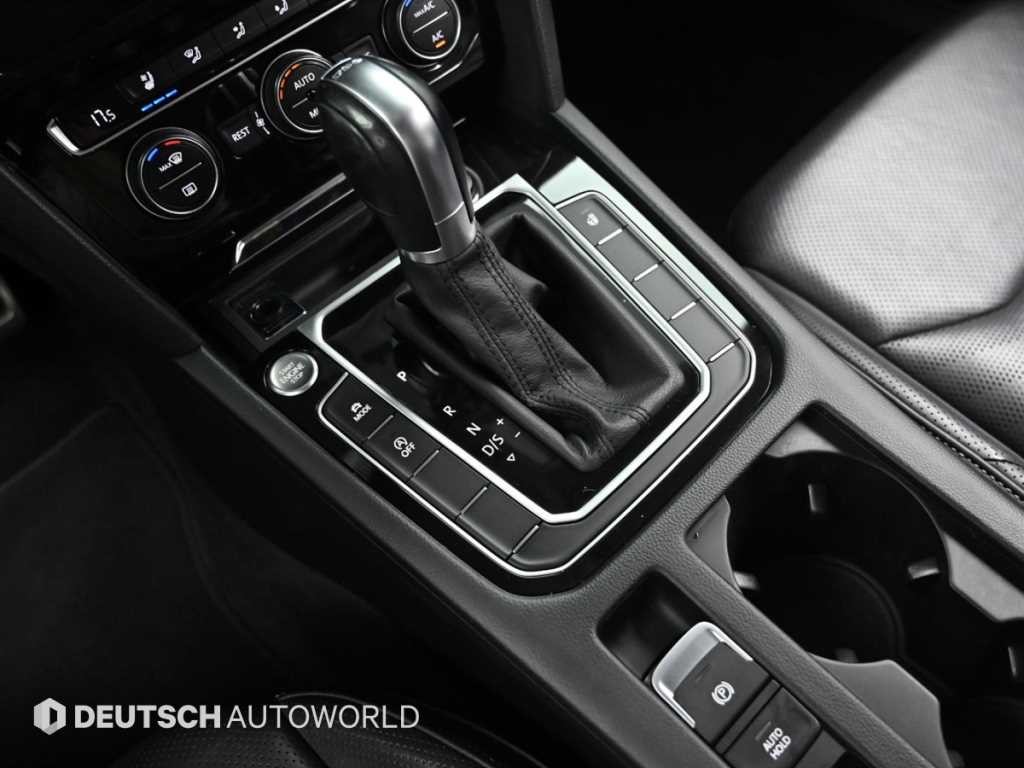 폭스바겐 아테온 2.0 TDI 엘레강스 프레스티지 이미지 9