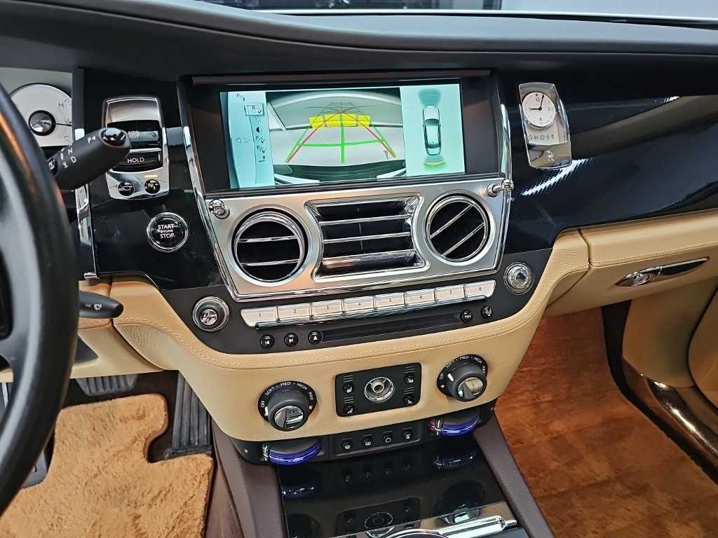 롤스로이스 고스트 6.6 V12 EWB 이미지 10