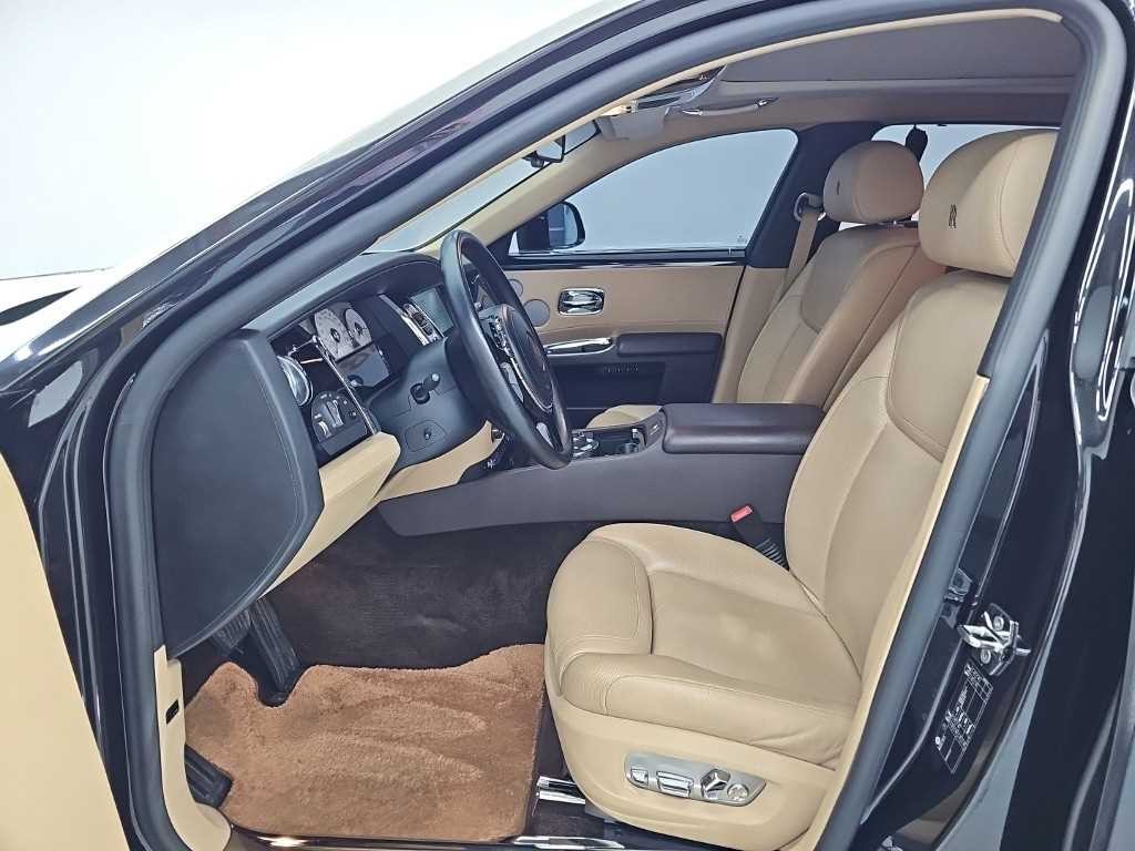 롤스로이스 고스트 6.6 V12 EWB 이미지 11