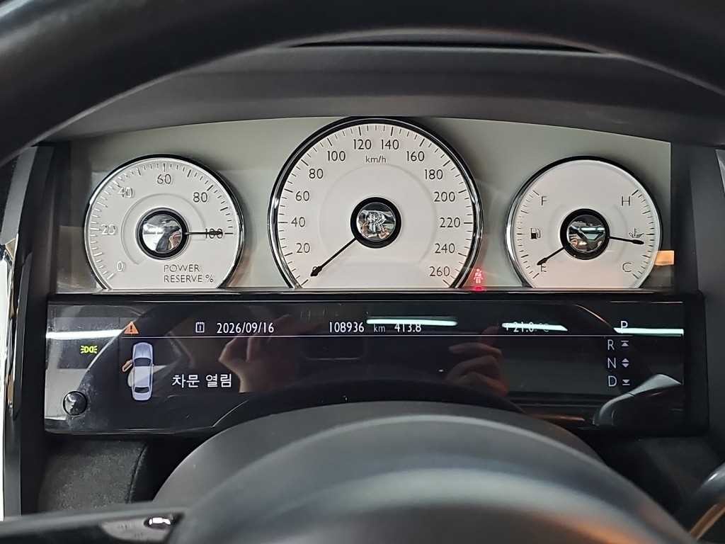 롤스로이스 고스트 6.6 V12 EWB 이미지 6