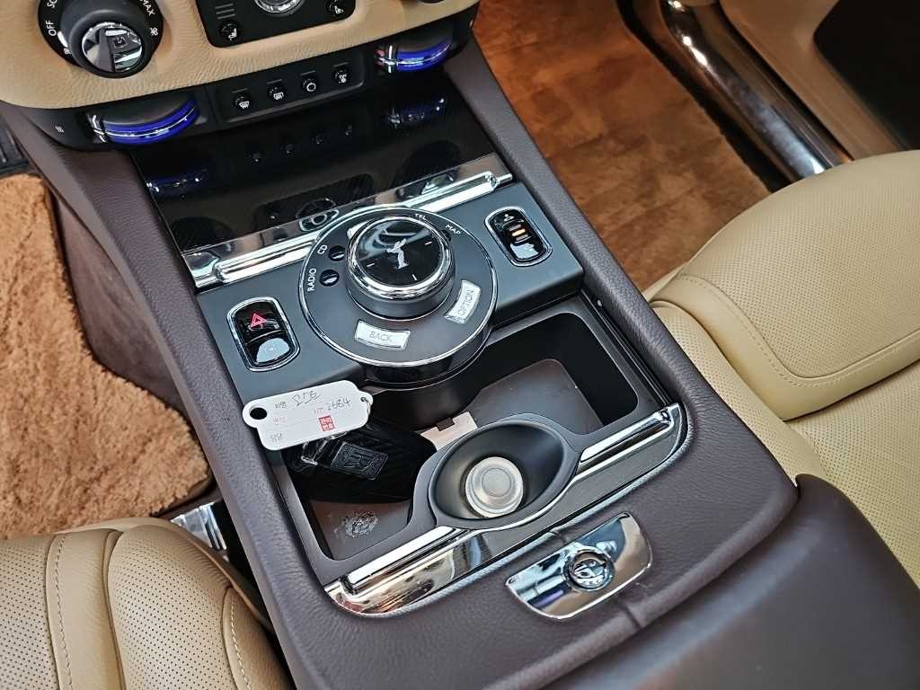 롤스로이스 고스트 6.6 V12 EWB 이미지 8