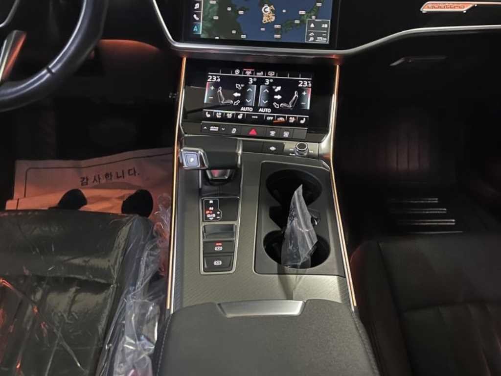 아우디 A6 A6 (C8) 45 TFSI 콰트로 프리미엄 이미지 12