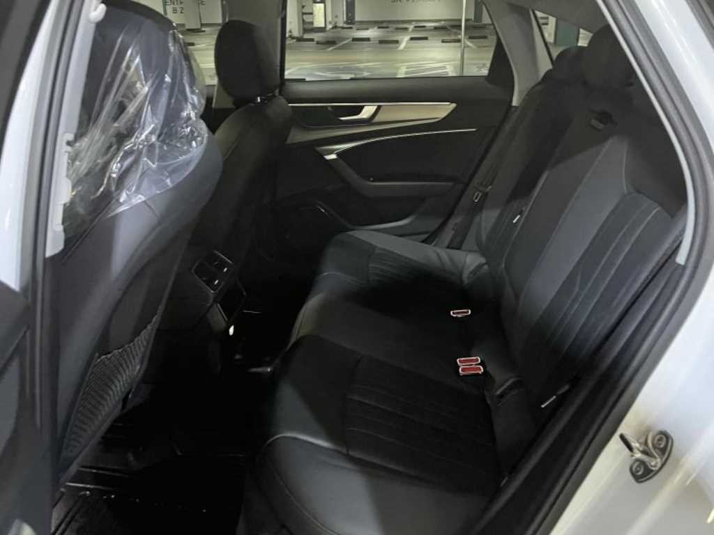 아우디 A6 A6 (C8) 45 TFSI 콰트로 프리미엄 이미지 15