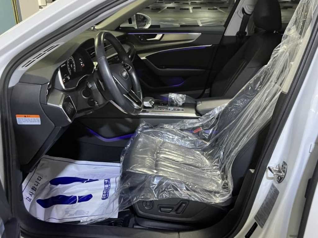 아우디 A6 A6 (C8) 45 TFSI 콰트로 프리미엄 이미지 8