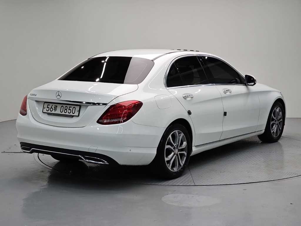 벤츠 C 클래스 C클래스 W205 C220 d 아방가르드 이미지 4