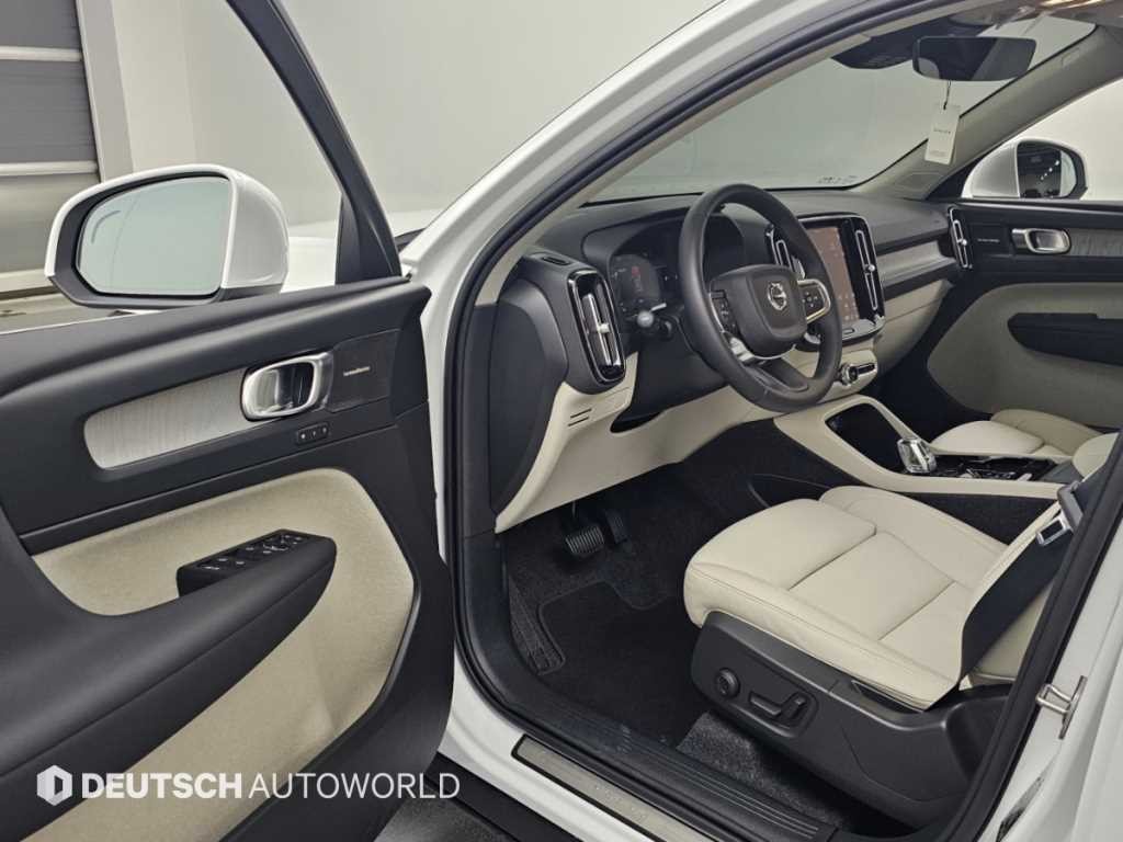 볼보 XC40 B4 AWD 울트라 브라이트 이미지 11