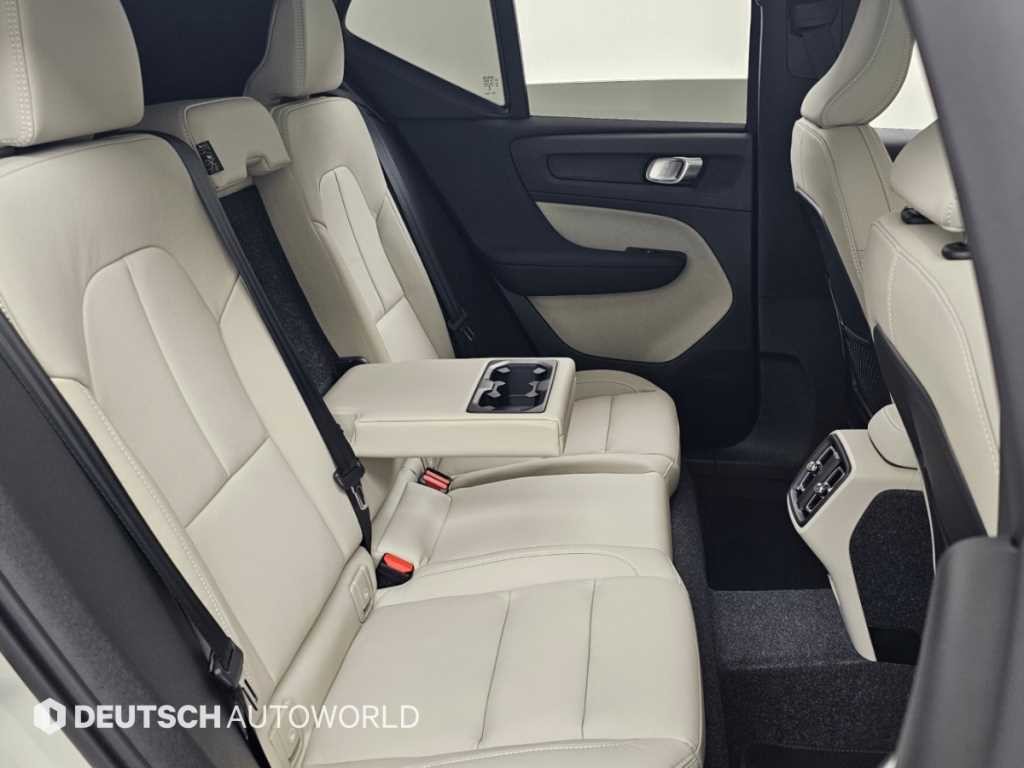 볼보 XC40 B4 AWD 울트라 브라이트 이미지 12
