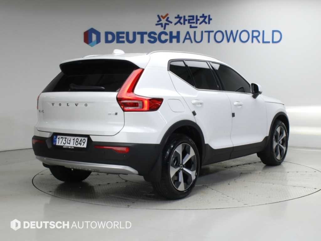 볼보 XC40 B4 AWD 울트라 브라이트 이미지 2