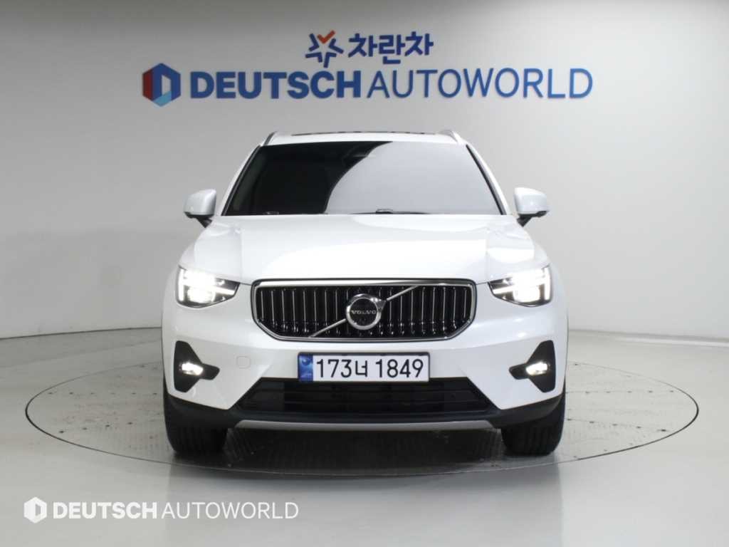 볼보 XC40 B4 AWD 울트라 브라이트 이미지 3