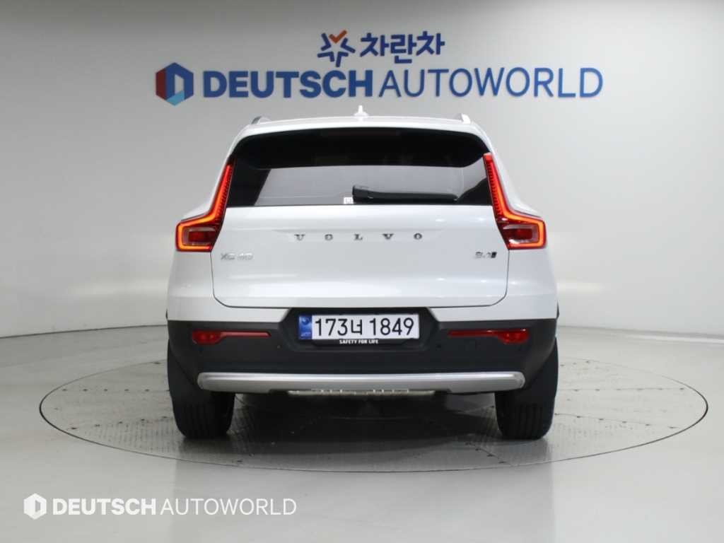 볼보 XC40 B4 AWD 울트라 브라이트 이미지 4