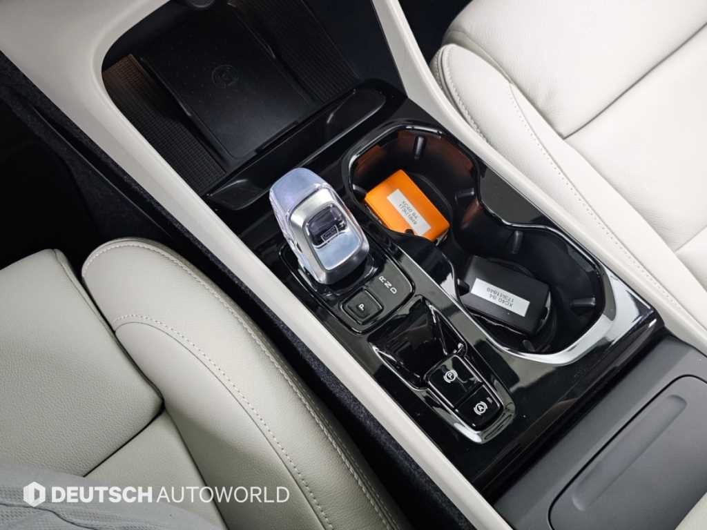 볼보 XC40 B4 AWD 울트라 브라이트 이미지 9