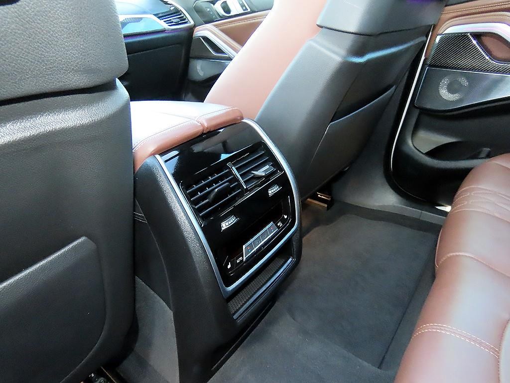 BMW X6 X6 (G06) M50i 이미지 16