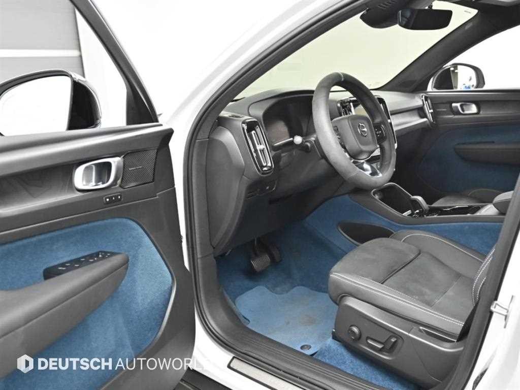 볼보 C40 리차지 트윈 얼티메이트 AWD 이미지 11