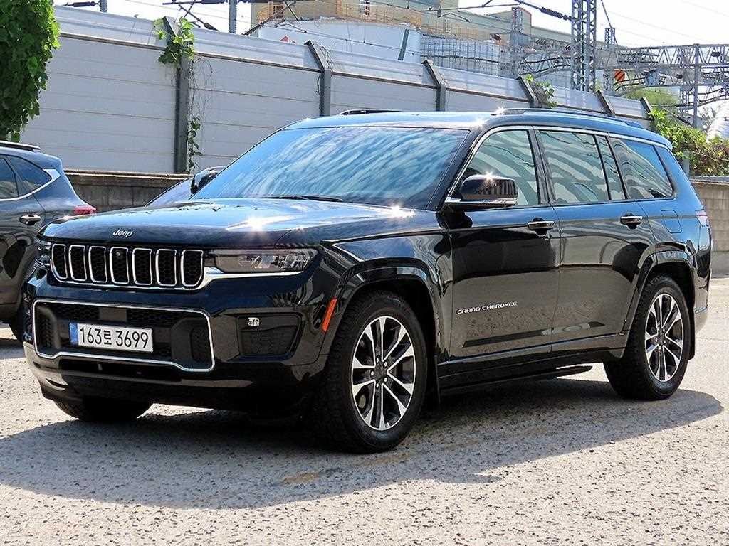 지프 체로키 그랜드 체로키(WL) 3.6 L 오버랜드 이미지 2