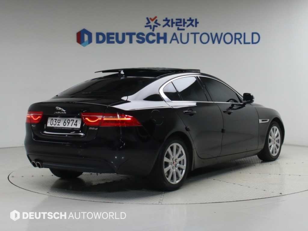 재규어 XE 2.0D 프레스티지 이미지 3