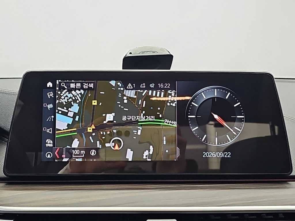 BMW 5시리즈 5시리즈 (G30) 520d xDrive M 스포츠 플러스 이미지 15