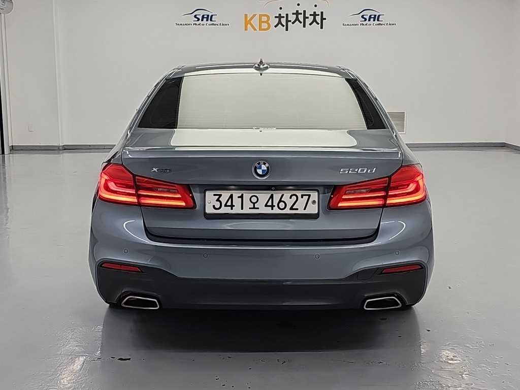 BMW 5시리즈 5시리즈 (G30) 520d xDrive M 스포츠 플러스 이미지 3
