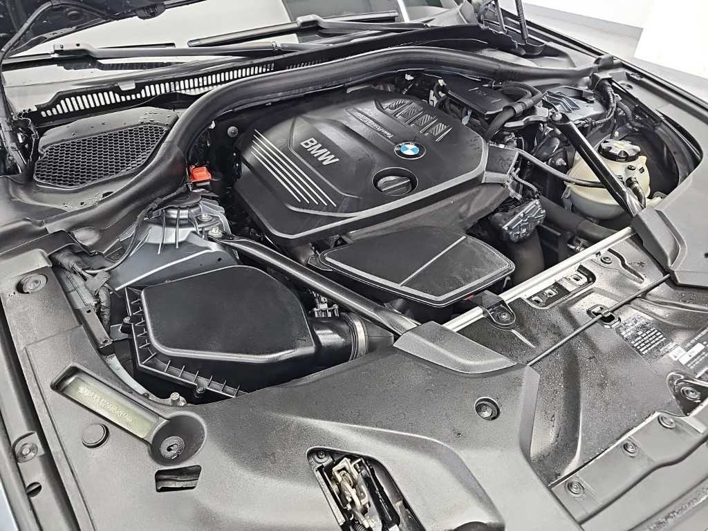 BMW 5시리즈 5시리즈 (G30) 520d xDrive M 스포츠 플러스 이미지 5
