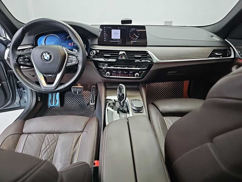 BMW 5시리즈 5시리즈 (G30) 520d xDrive M 스포츠 플러스 이미지 7