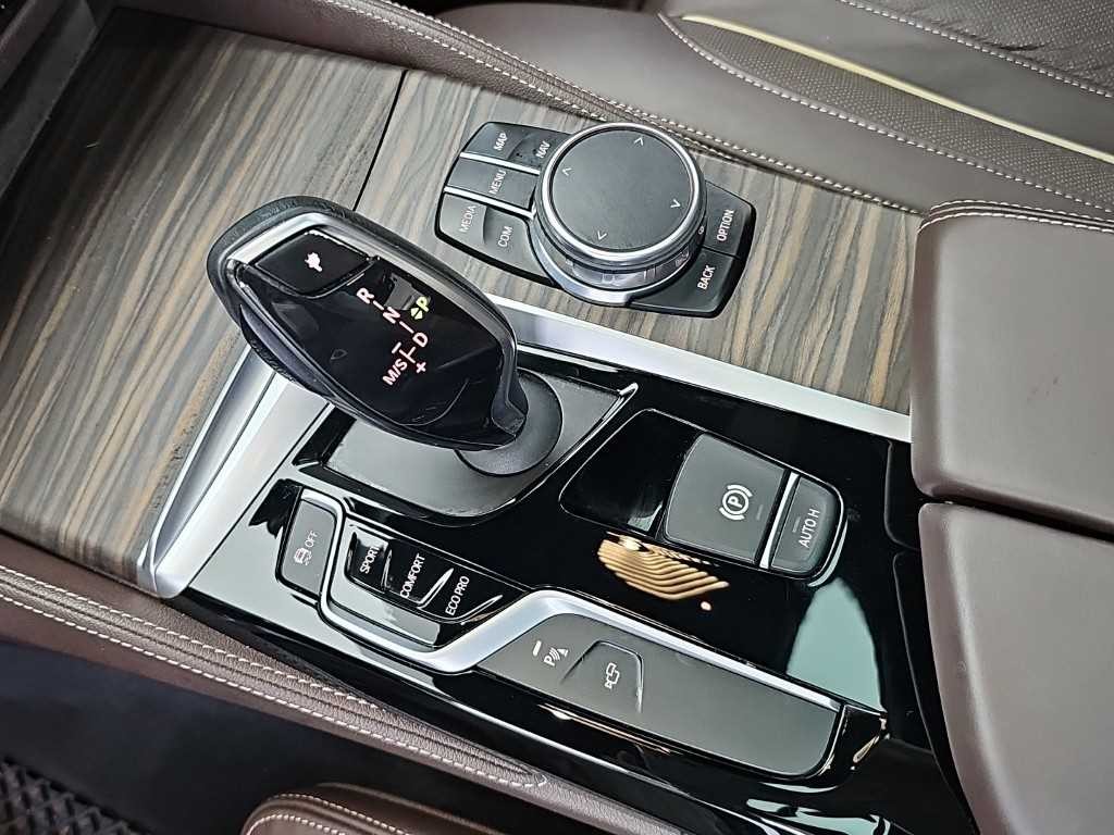 BMW 5시리즈 5시리즈 (G30) 520d xDrive M 스포츠 플러스 이미지 8