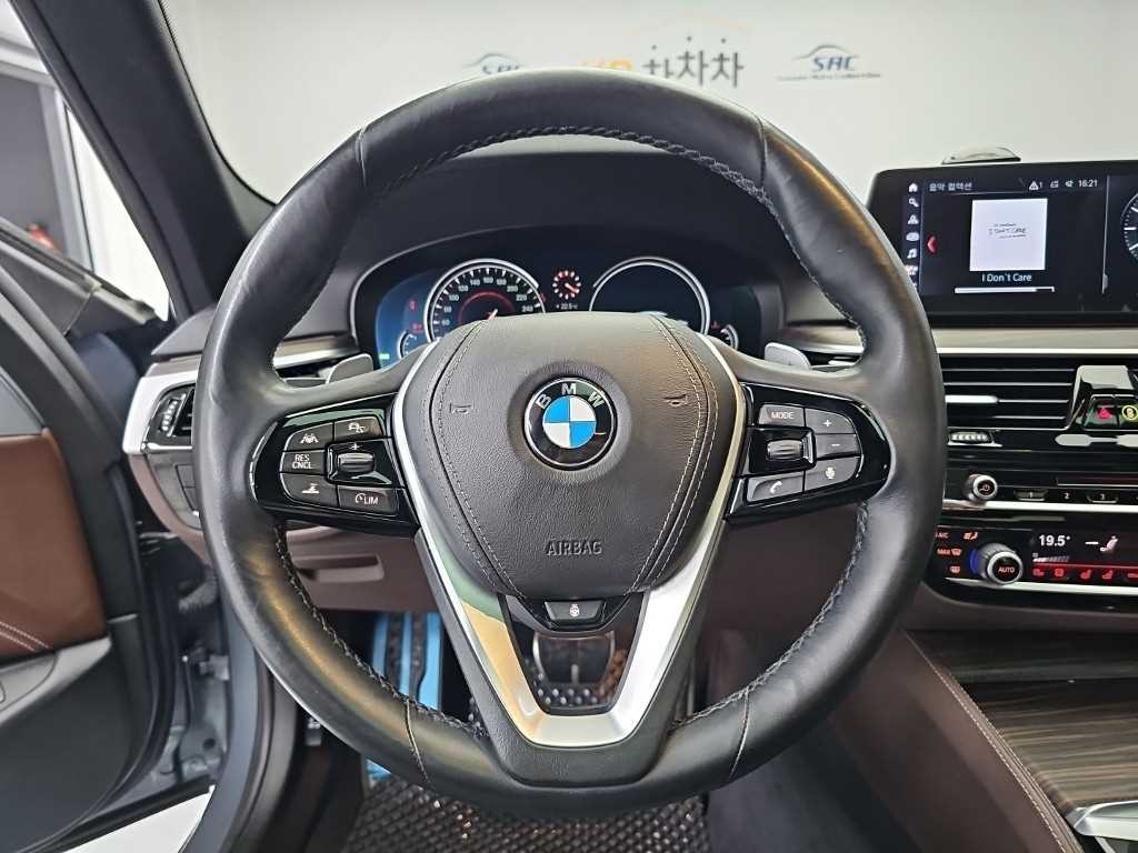 BMW 5시리즈 5시리즈 (G30) 520d xDrive M 스포츠 플러스 이미지 9