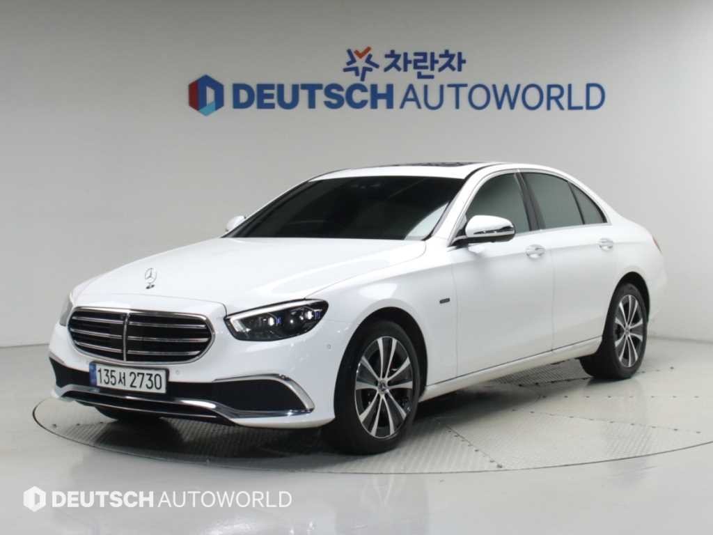 벤츠 E 클래스 E-클래스 W213 E300e 4MATIC 익스클루시브 이미지 1