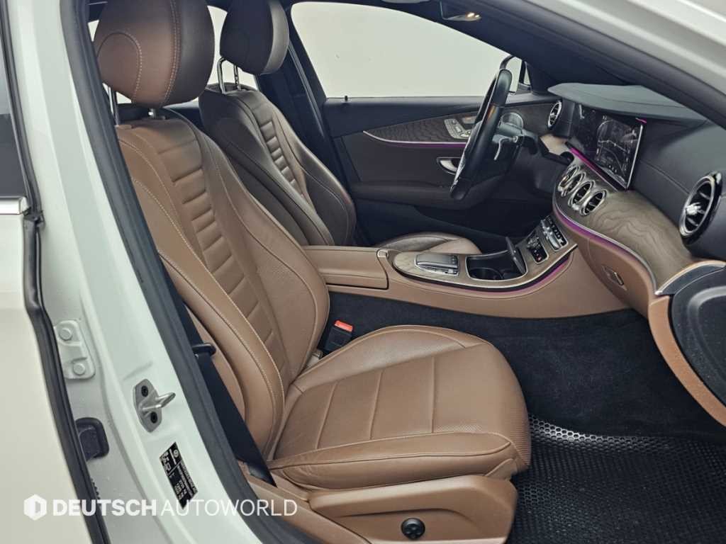벤츠 E 클래스 E-클래스 W213 E300e 4MATIC 익스클루시브 이미지 10