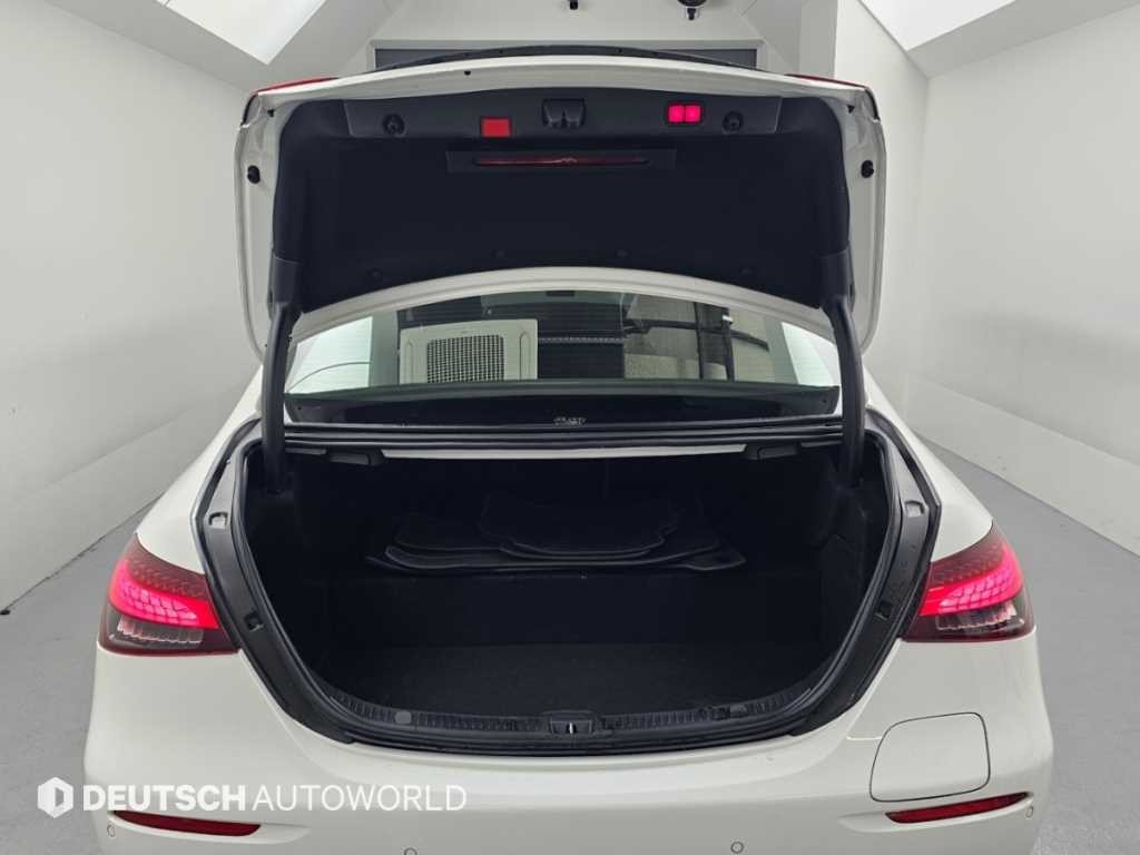 벤츠 E 클래스 E-클래스 W213 E300e 4MATIC 익스클루시브 이미지 19