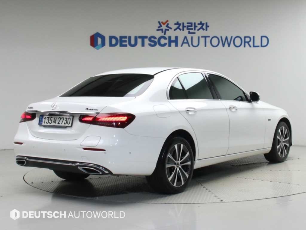 벤츠 E 클래스 E-클래스 W213 E300e 4MATIC 익스클루시브 이미지 2