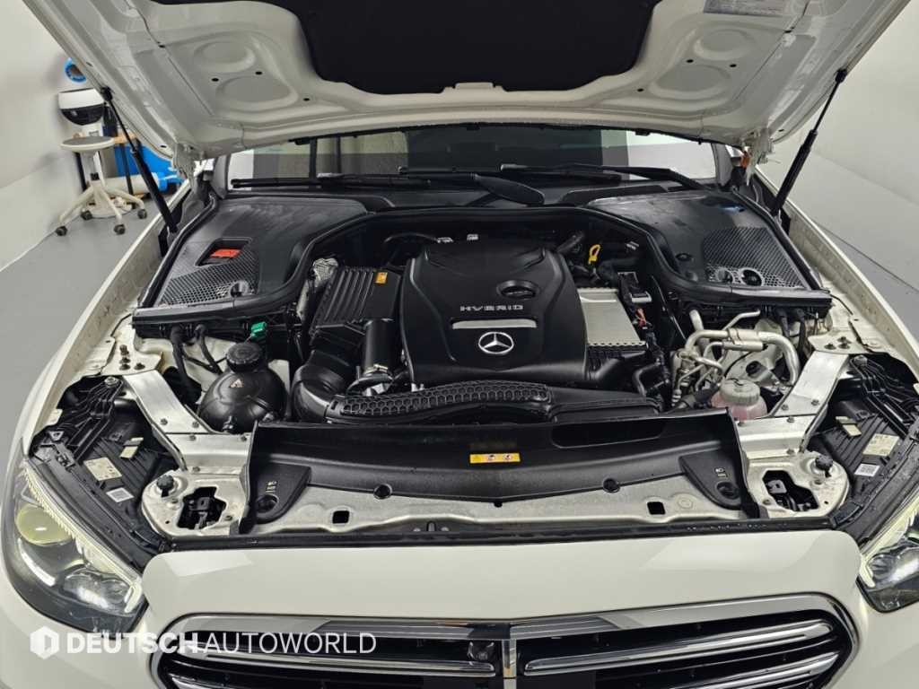벤츠 E 클래스 E-클래스 W213 E300e 4MATIC 익스클루시브 이미지 6