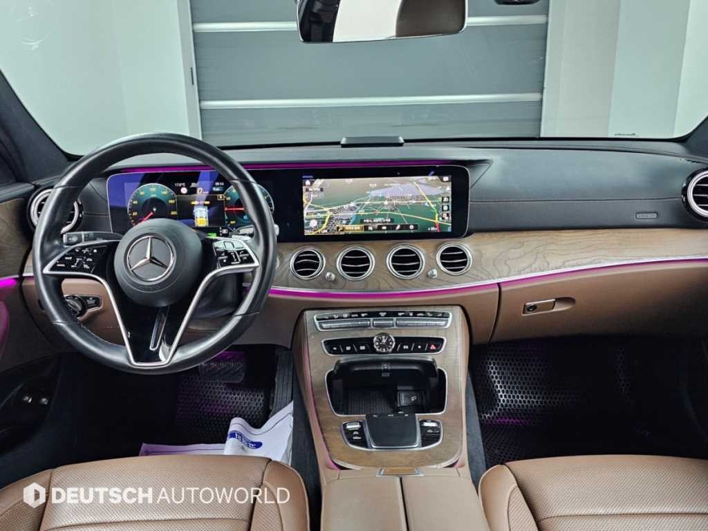 벤츠 E 클래스 E-클래스 W213 E300e 4MATIC 익스클루시브 이미지 7